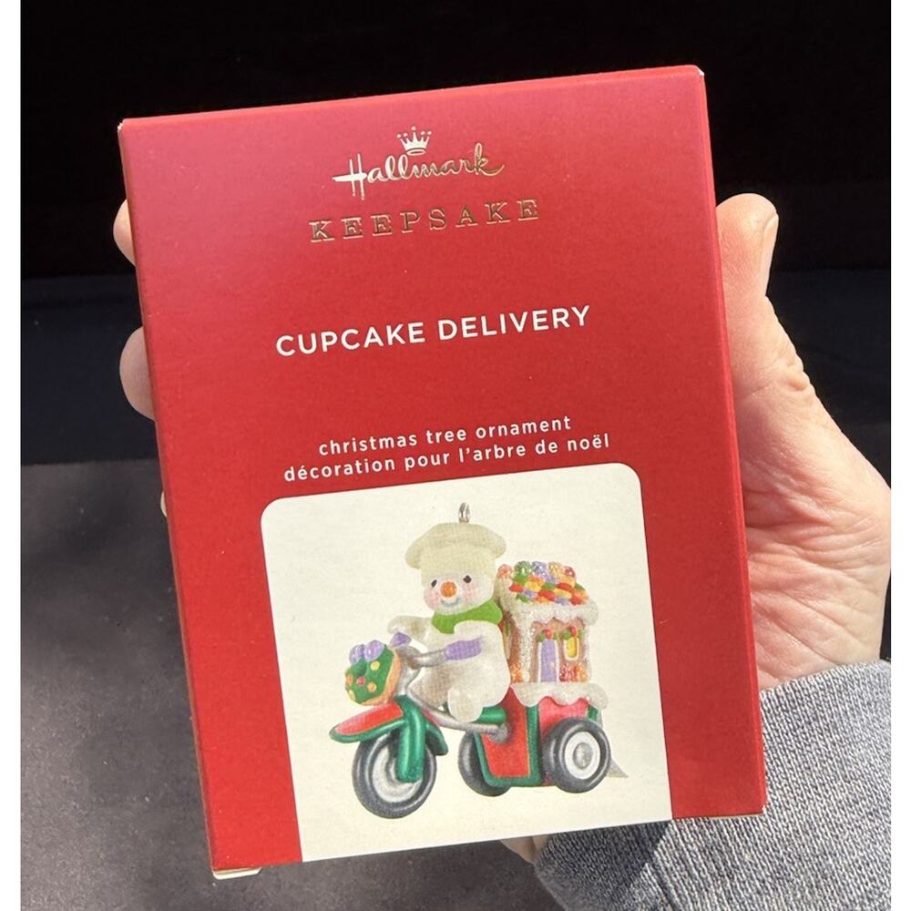 Brand NEW Hallmark 'Cupcake Delivery' Ornament - Holiday Parade Series LO11